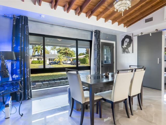 Продажа дома по адресу 380 SE 1st Ter - фото 6248587