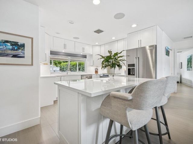 Продажа дома по адресу 746 SW 2nd Street - фото 6252153