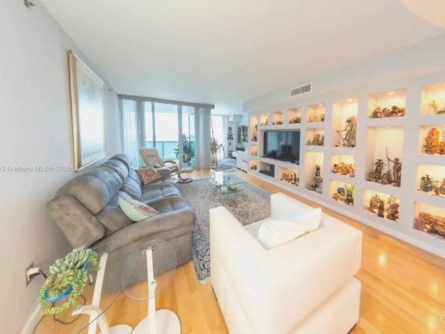 Продажа квартиры #2004 - фото 6233255