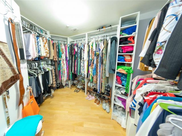 Продажа квартиры # - фото 6233245