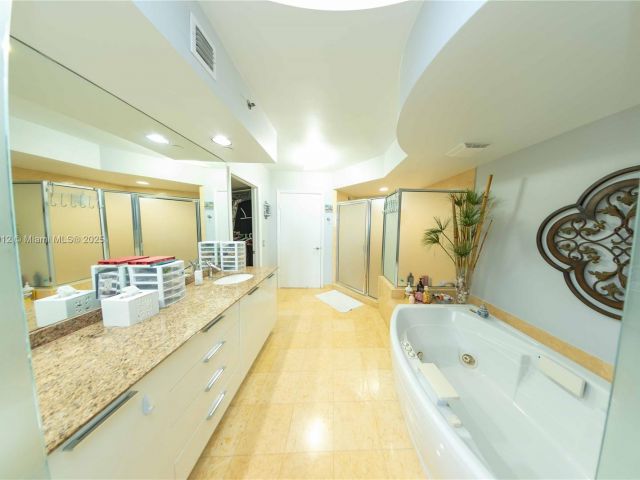 Продажа квартиры # - фото 6233247