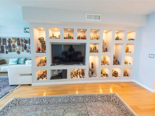 Продажа квартиры # - фото 6233256