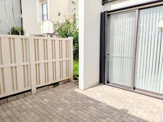 Дом в аренду по адресу 609 Bridgewood Drive - фото 6252083