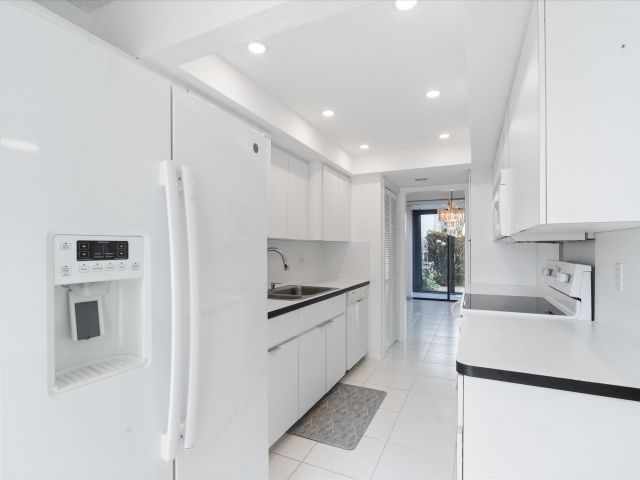 Дом в аренду по адресу 609 Bridgewood Drive - фото 6252086