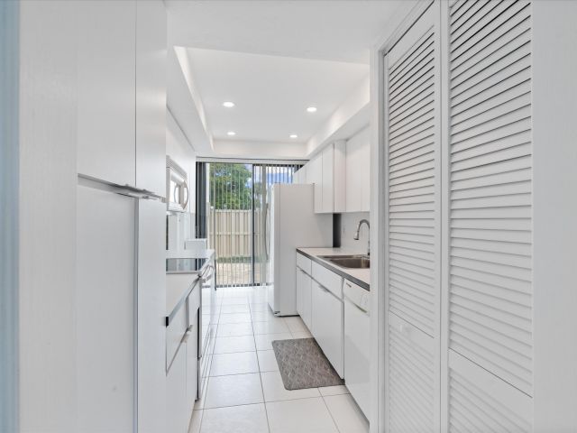 Дом в аренду по адресу 609 Bridgewood Drive - фото 6252088