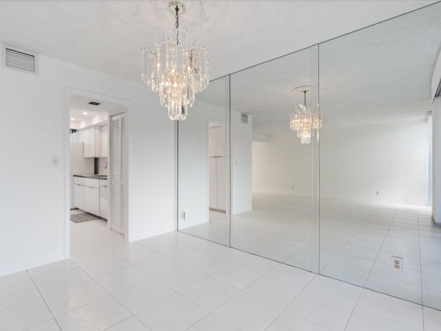 Дом в аренду по адресу 609 Bridgewood Drive - фото 6252089