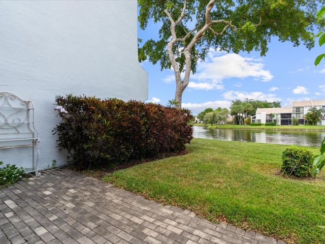 Дом в аренду по адресу 609 Bridgewood Drive - фото 6252090