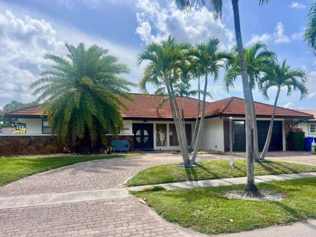 Продажа дома по адресу 4000 N 37th Ave - фото 6252665