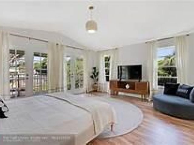 Продажа дома по адресу 301 Isle Of Capri Dr 301 - фото 6231372