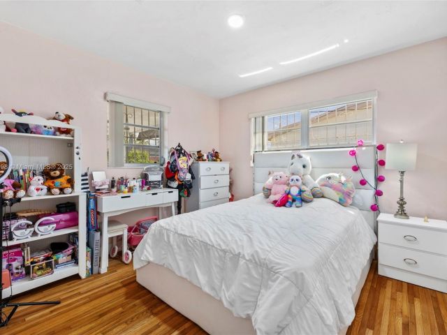 Продажа дома по адресу 8631 SW 16th Ter - фото 6232476