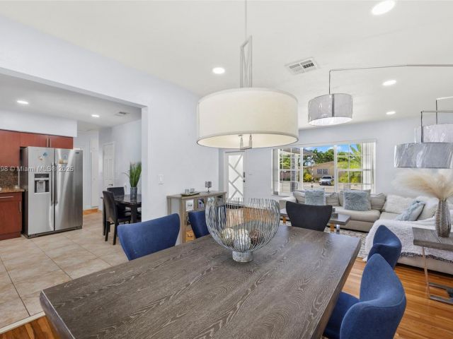 Продажа дома по адресу 8631 SW 16th Ter - фото 6232483