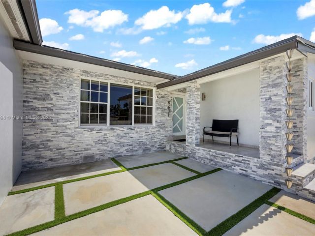 Продажа дома по адресу 8631 SW 16th Ter - фото 6232490