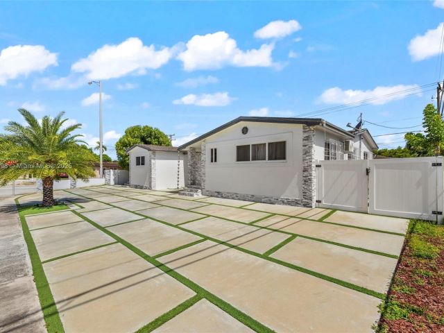 Продажа дома по адресу 8631 SW 16th Ter - фото 6232493