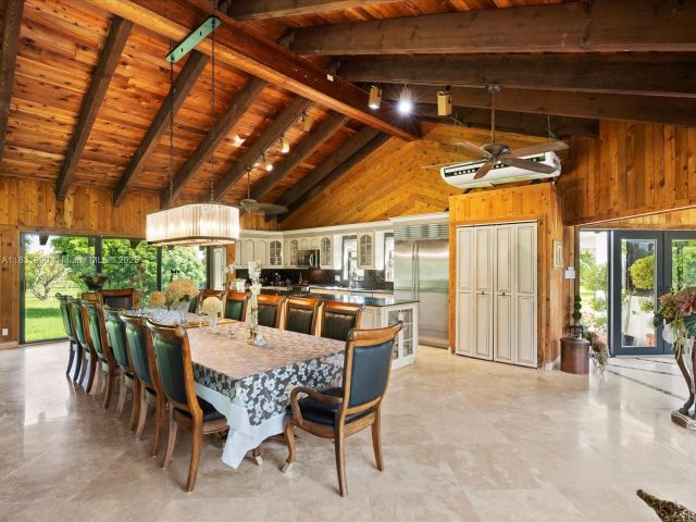 Продажа дома по адресу 14025 SW 208th St - фото 6264642