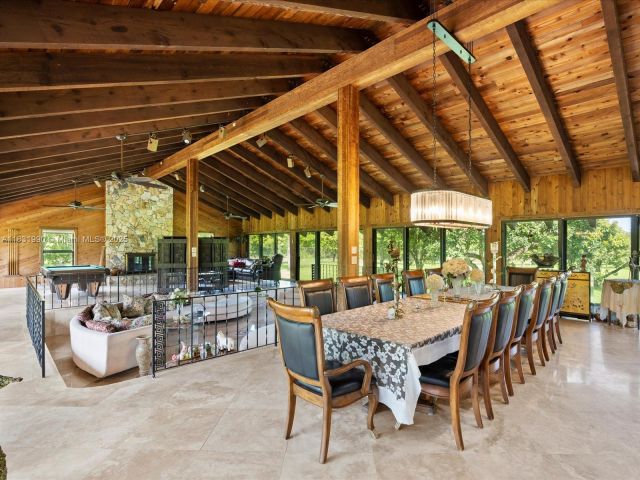 Продажа дома по адресу 14025 SW 208th St - фото 6264643