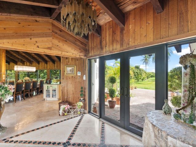 Продажа дома по адресу 14025 SW 208th St - фото 6264645