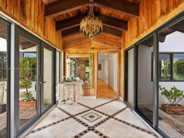 Продажа дома по адресу 14025 SW 208th St - фото 6264646