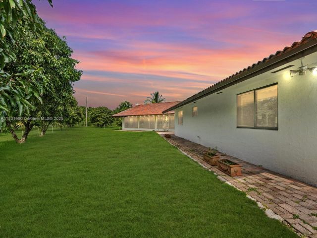 Продажа дома по адресу 14025 SW 208th St - фото 6264652