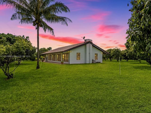 Продажа дома по адресу 14025 SW 208th St - фото 6264653