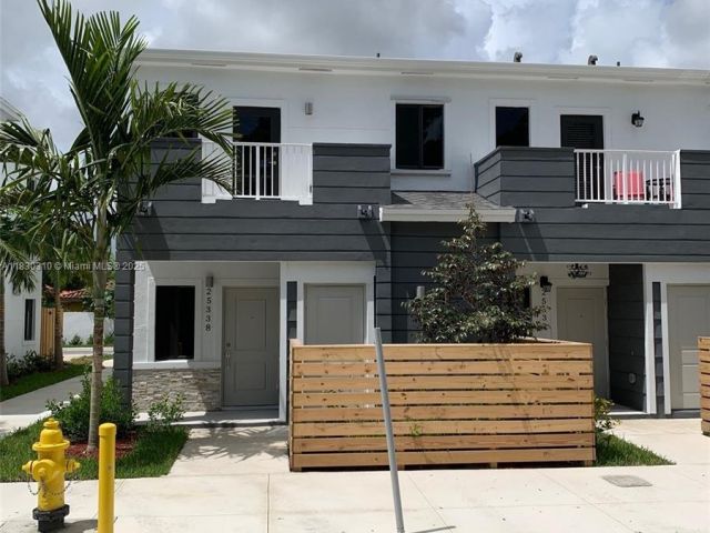 Дом в аренду по адресу 25338 SW 135th Ave 107 - фото 6238525