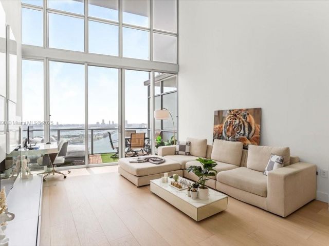 Продажа квартиры #4305 - фото 6236412