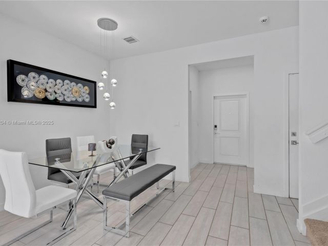 Продажа дома по адресу 814 SE 19th St 814 - фото 6235007