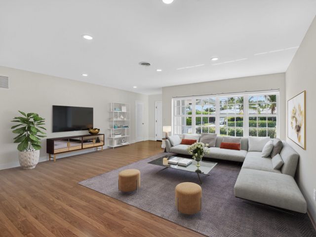 Продажа дома по адресу 1345 SW 9th Avenue - фото 6274513