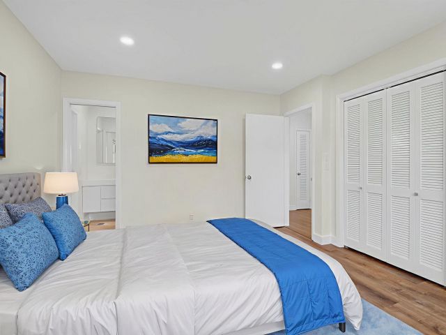 Продажа дома по адресу 1345 SW 9th Avenue - фото 6274517