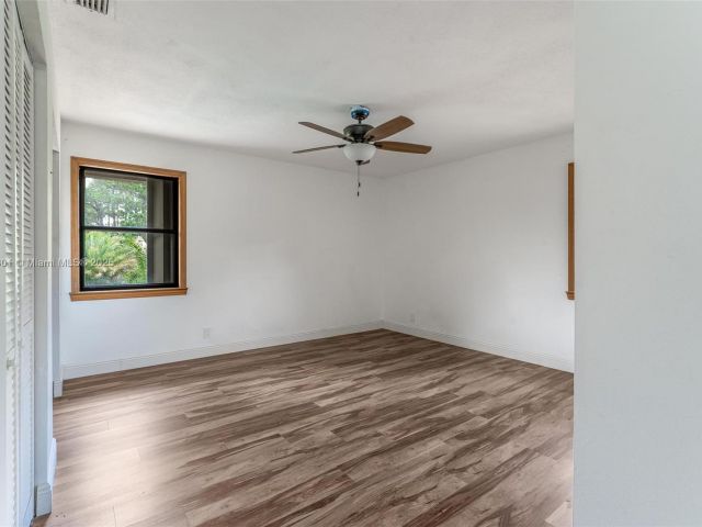 Продажа дома по адресу 576 Marshall Rd - фото 6255390