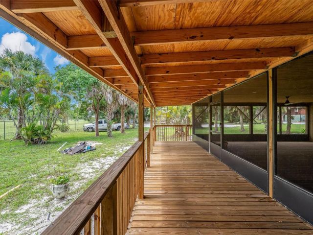 Продажа дома по адресу 576 Marshall Rd - фото 6255397