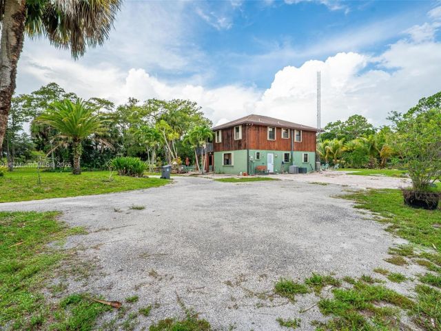 Продажа дома по адресу 576 Marshall Rd - фото 6255399