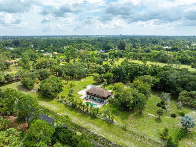 Продажа дома по адресу 576 Marshall Rd - фото 6255403