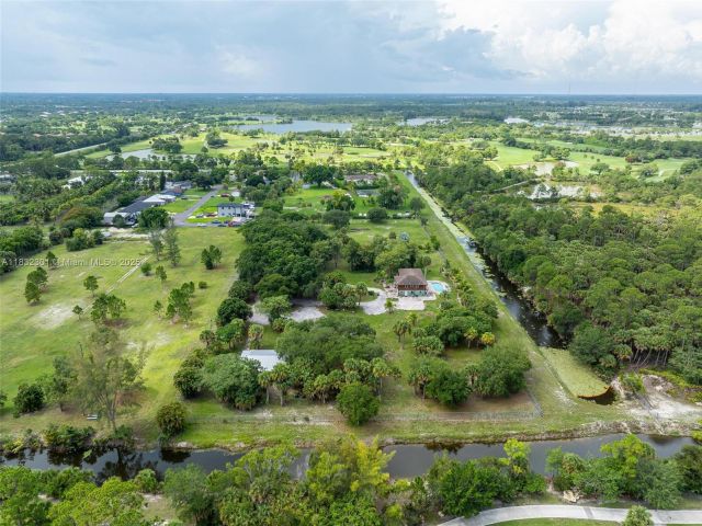 Продажа дома по адресу 576 Marshall Rd - фото 6255406