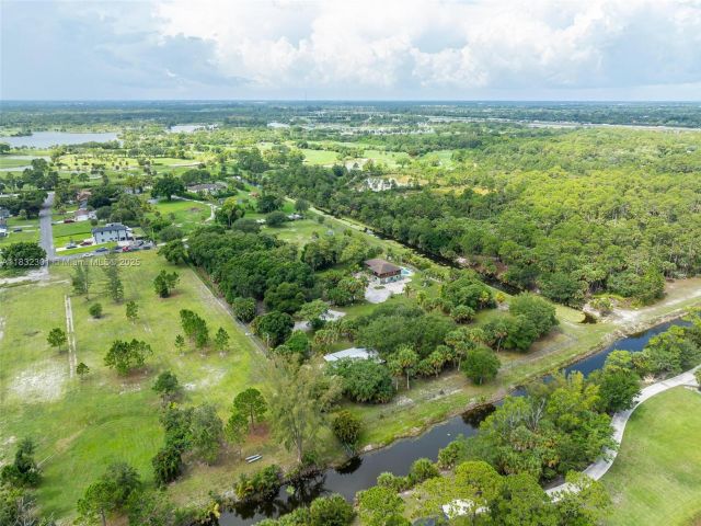 Продажа дома по адресу 576 Marshall Rd - фото 6255407