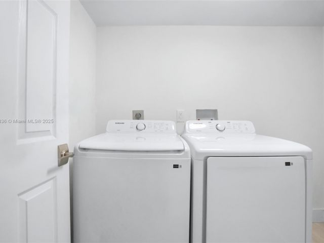 Продажа дома по адресу 7829 La Mirada Dr - фото 6234101