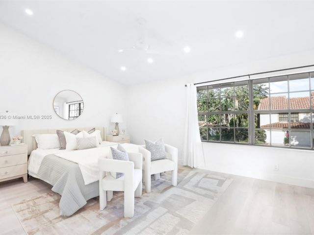 Продажа дома по адресу 7829 La Mirada Dr - фото 6234109