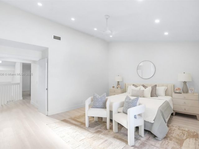 Продажа дома по адресу 7829 La Mirada Dr - фото 6234110