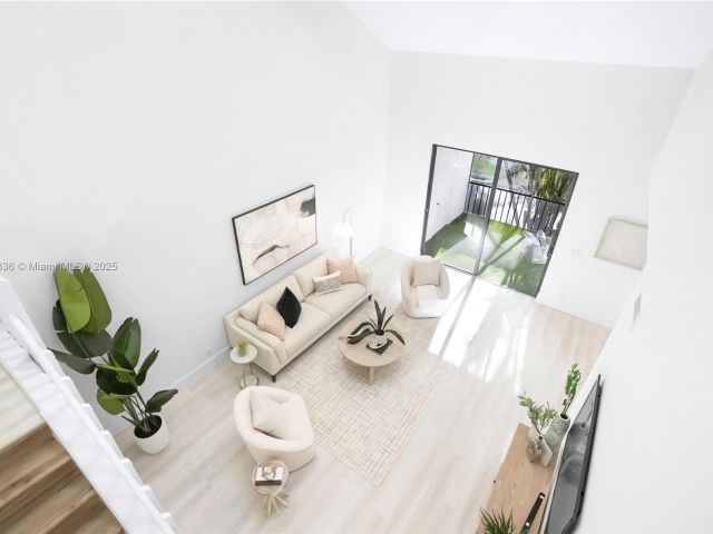 Продажа дома по адресу 7829 La Mirada Dr - фото 6234111