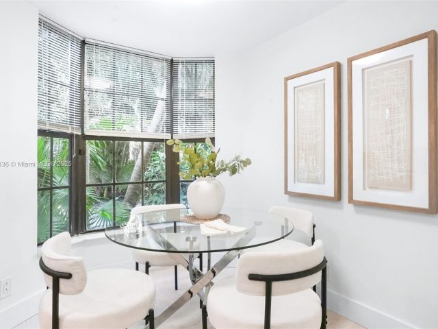 Продажа дома по адресу 7829 La Mirada Dr - фото 6234112