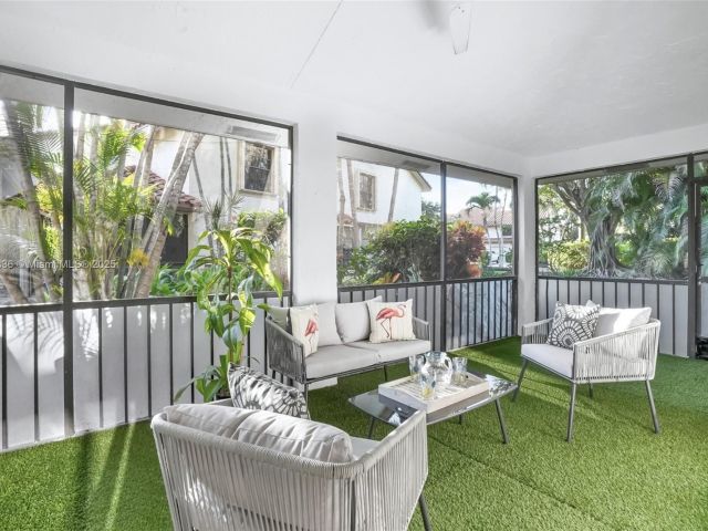 Продажа дома по адресу 7829 La Mirada Dr - фото 6234114