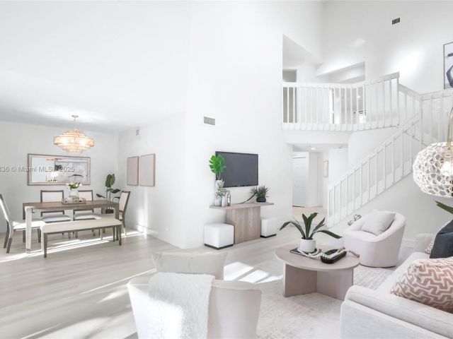 Продажа дома по адресу 7829 La Mirada Dr - фото 6234119