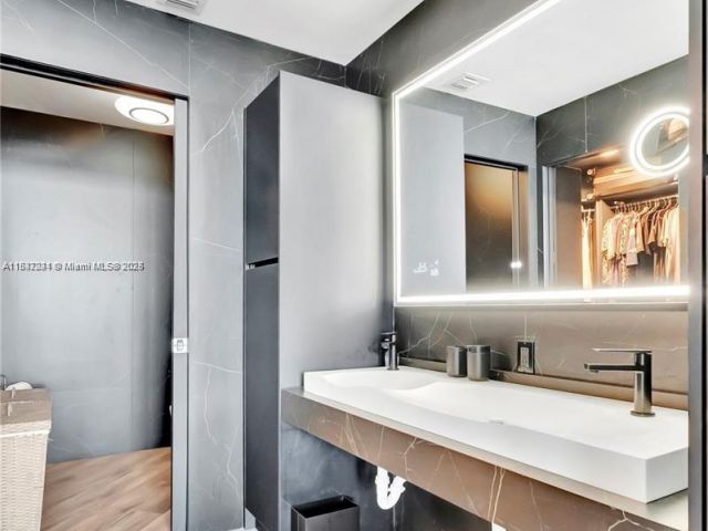 Продажа квартиры #3408 - фото 6236921