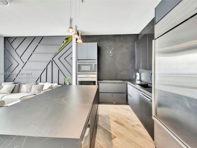 Продажа квартиры #3408 - фото 6236927