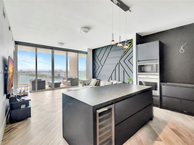 Продажа квартиры #3408 - фото 6236930