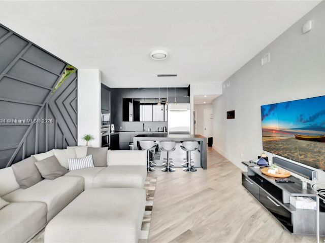 Продажа квартиры #3408 - фото 6236931