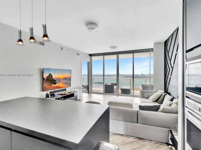 Продажа квартиры #3408 - фото 6236933