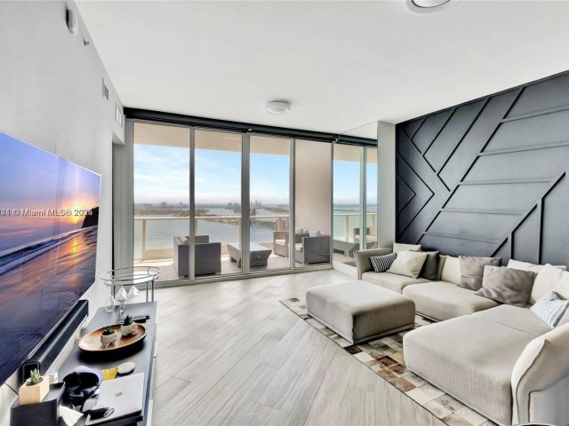 Продажа квартиры #3408 - фото 6236934