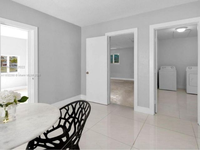 Продажа дома по адресу 2900 NW 9th Ave - фото 6235113