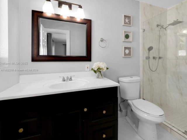 Продажа дома по адресу 2900 NW 9th Ave - фото 6235117