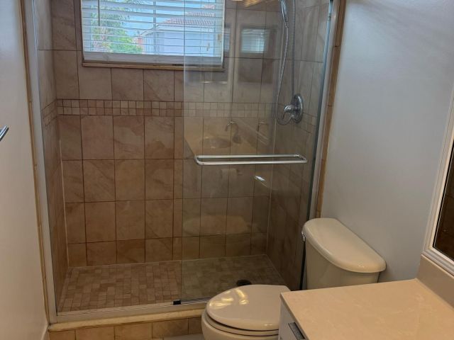 Дом в аренду по адресу 5076 SW 38th Way - фото 6275035